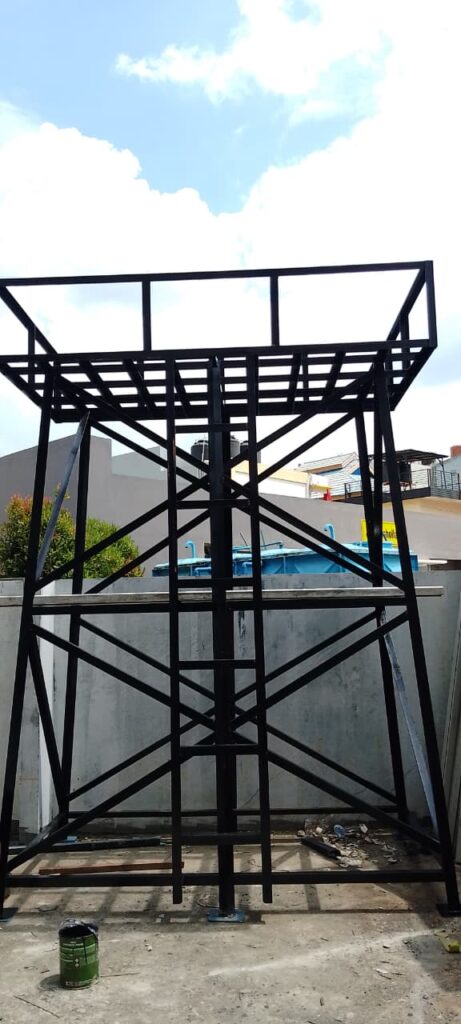 Menara air besi Kendari sebagai struktur penyangga tangki air untuk rumah, sekolah dan bangunan komersial