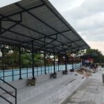 Proyek pembangunan tribun kolam renang menggunakan struktur baja di Kendari